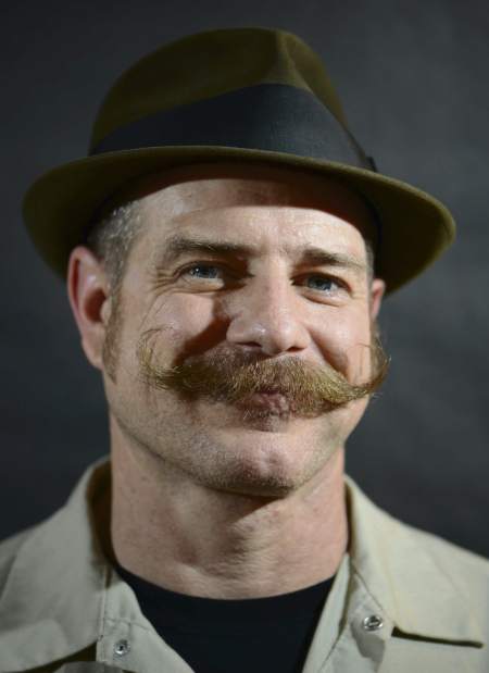 gtrbeardstache9030716