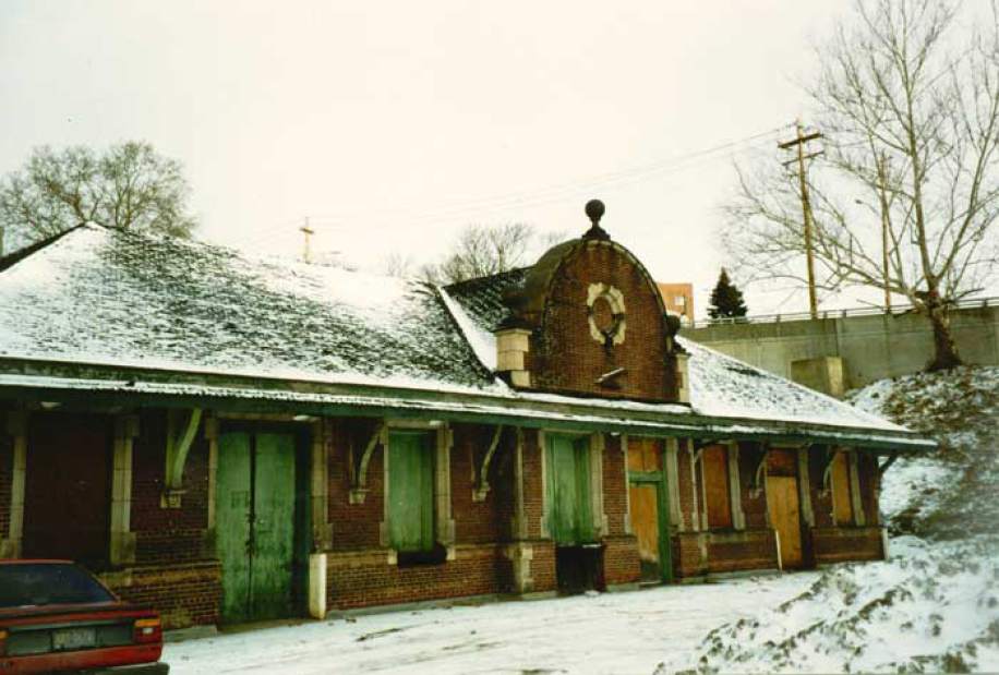 Slide 
													
													6