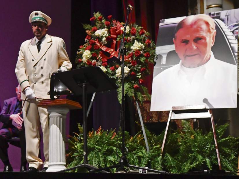 gtrhutchstory04042318