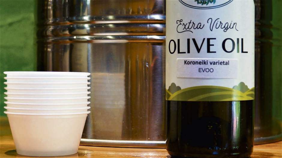 gtrlivoakmontoil1081617