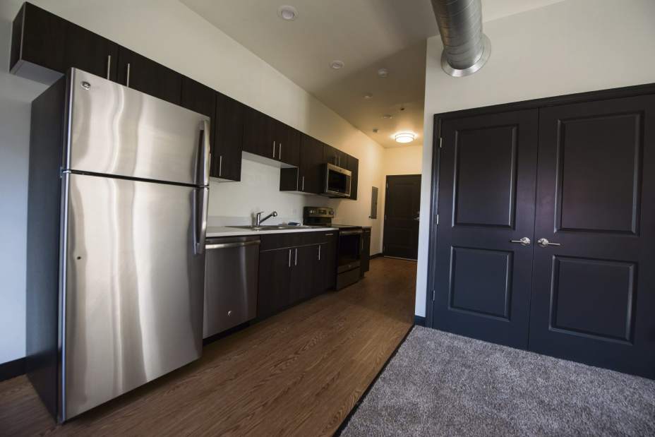 gtrpalaceapts001022718