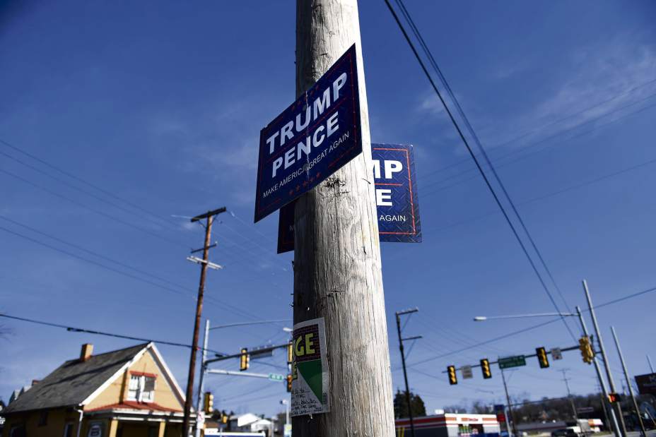 gtrtrumpsigns022117 gtrtrumpsigns022117