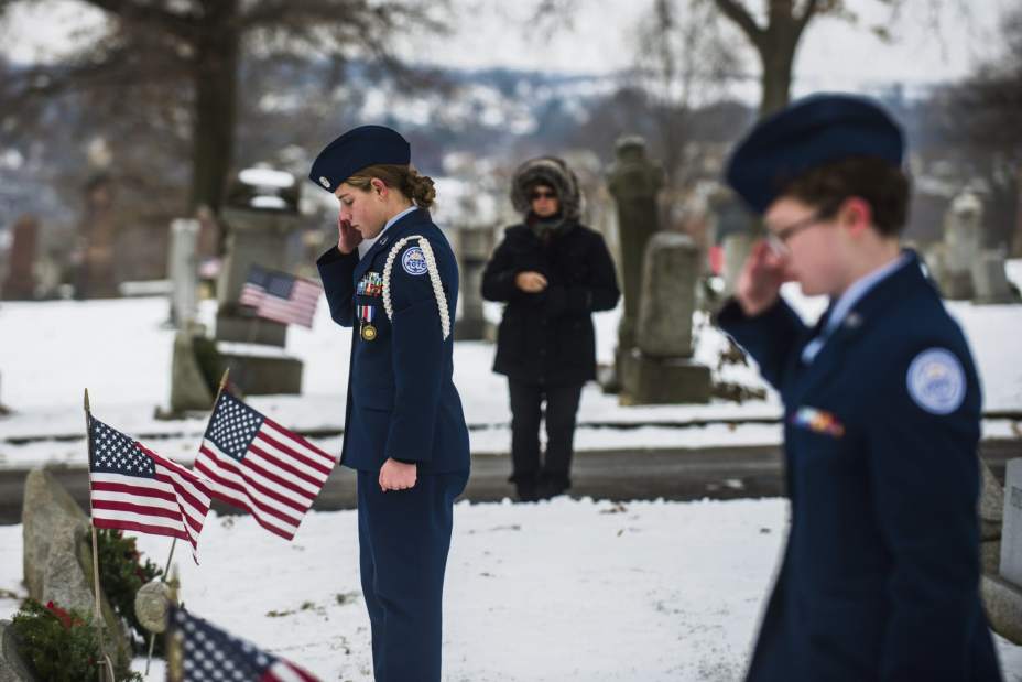 gtrwreathsacross6121917