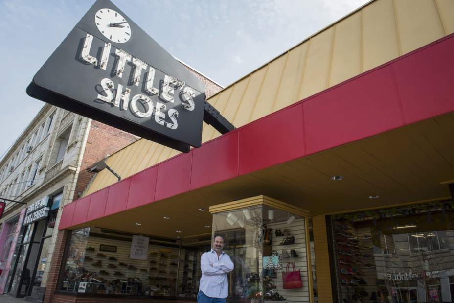 ptrLIVLOCALSHOES10320161