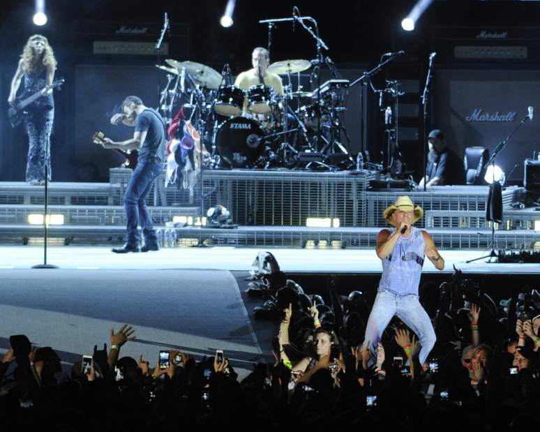 ptrLIVWEBchesney10053115