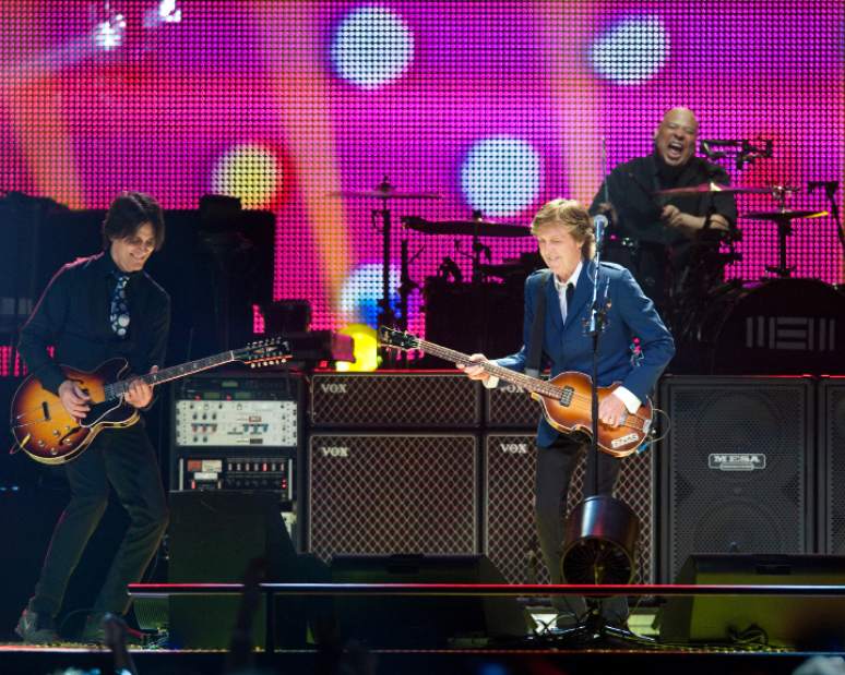 ptrLIVWEBpaulreview6070814