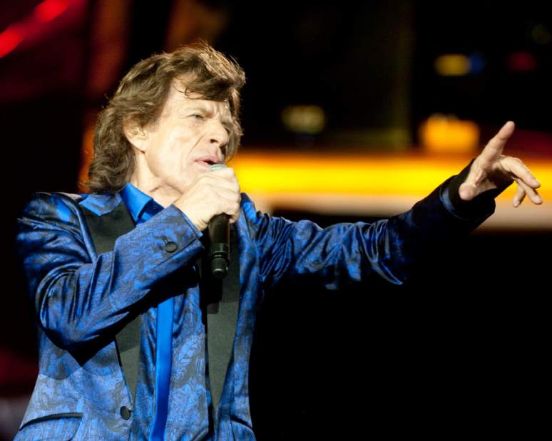 ptrLIVWEBstonesreview08062115