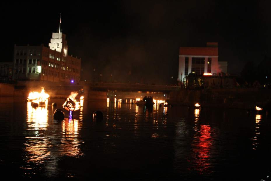 ptrLIVwaterfire5090813