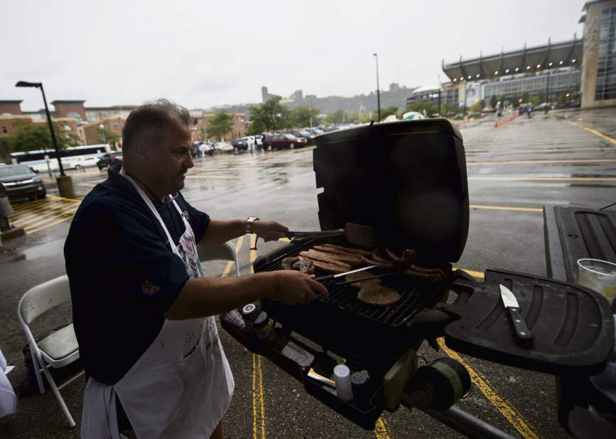 ptrPittPennStateTailgate020909182 ptrPittPennStateTailgate020909182