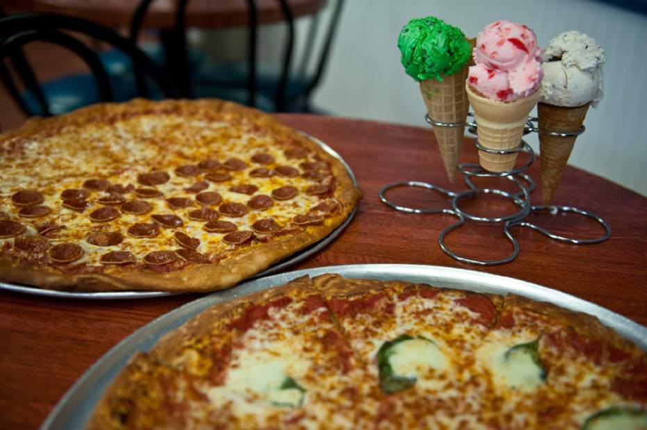 ptrTKparkpizza1022813 ptrTKparkpizza1022813