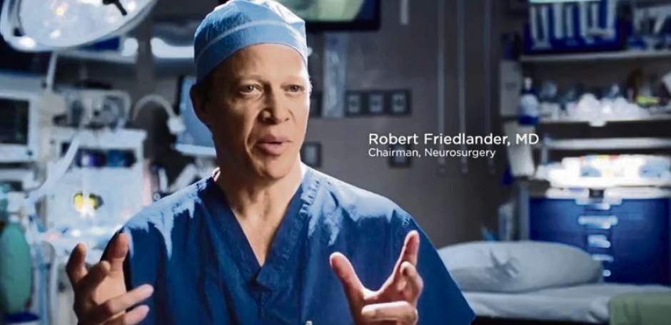 ptrUPMCsuperbowl1020618