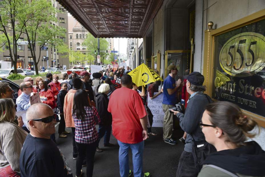 Slide 
													
													4