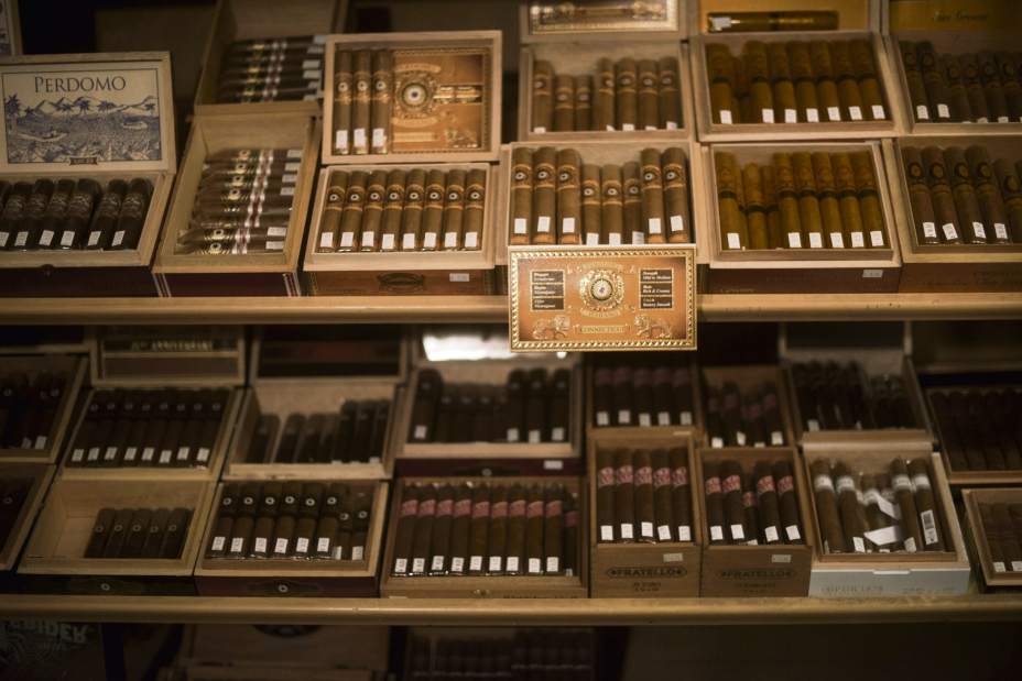 ptrcigarlobby06110616