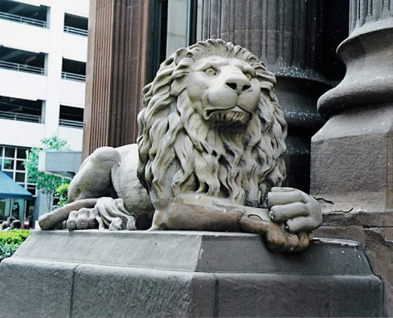 ptrdollarBankLion1050413 ptrdollarBankLion1050413