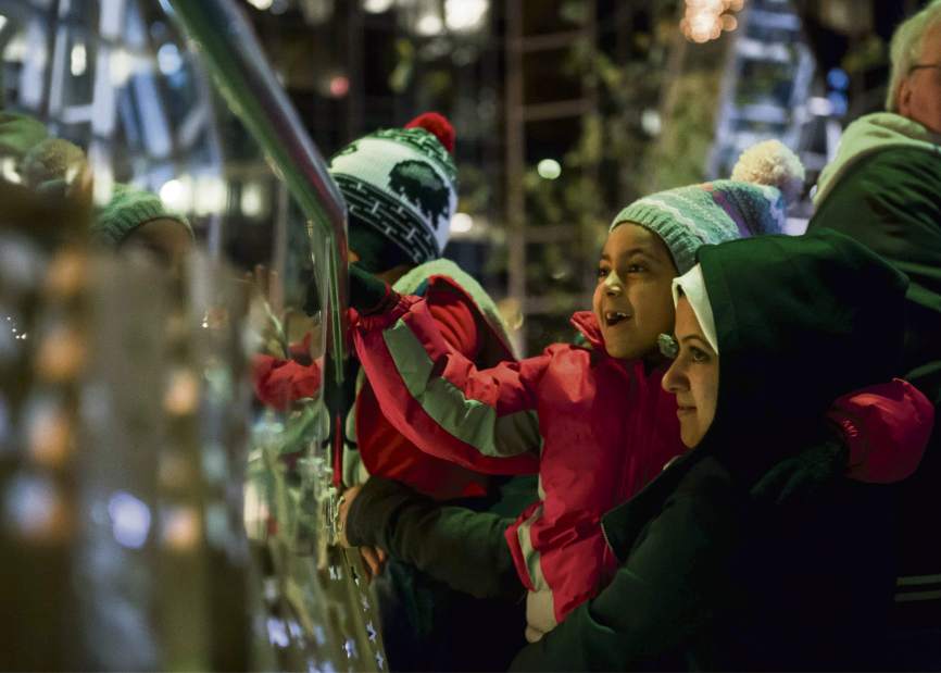 Light Up Night draws tens of thousands to Downtown Pittsburgh