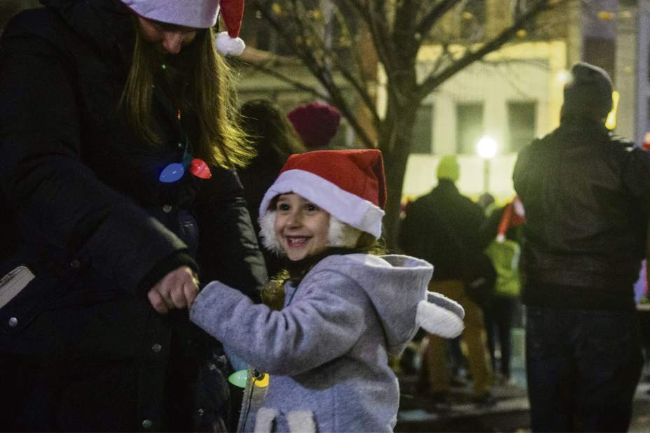 ptrlightupnightlive009111718