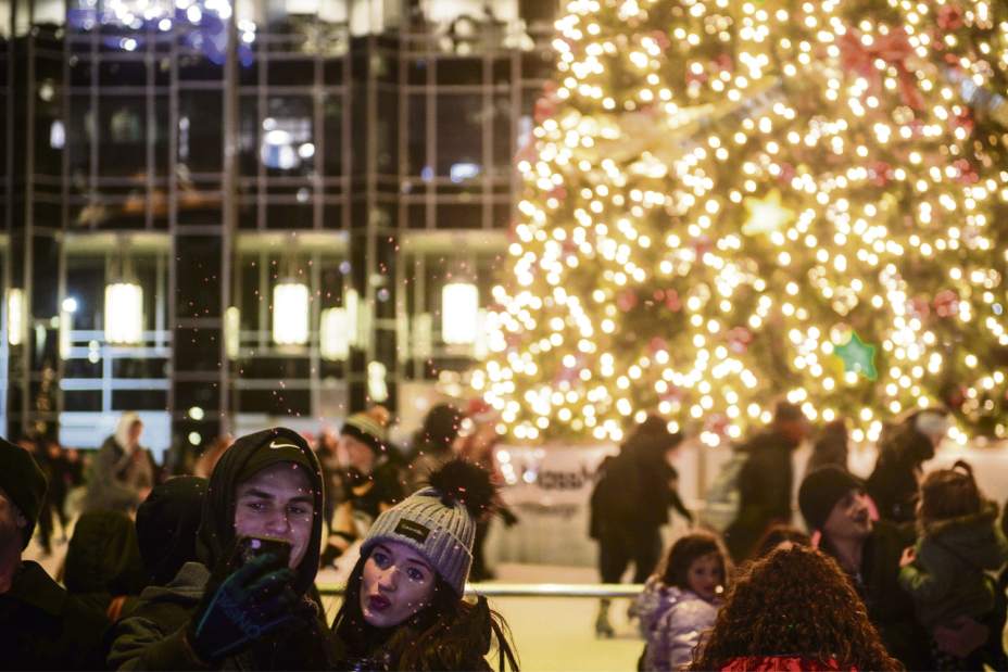 ptrlightupnightlive013111718