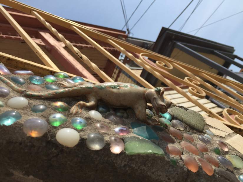 ptrlivMosaicsLizard2042416