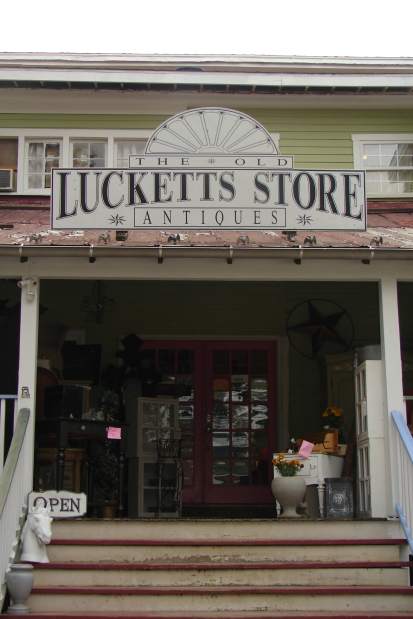 ptrlivRTLucketts051213