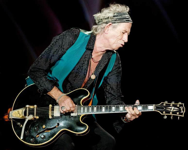 ptrlivWebstonesreview03062115