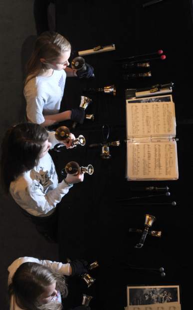 ptrlivbellchoir6120214