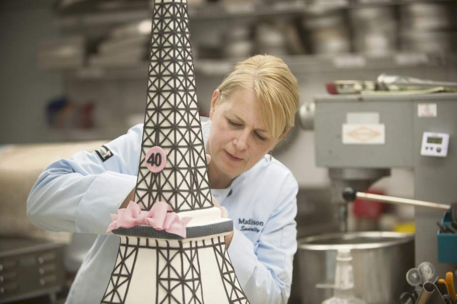 ptrlivfancycakes01021016