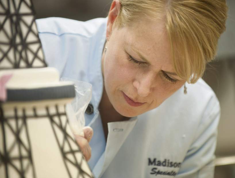 ptrlivfancycakes02021016