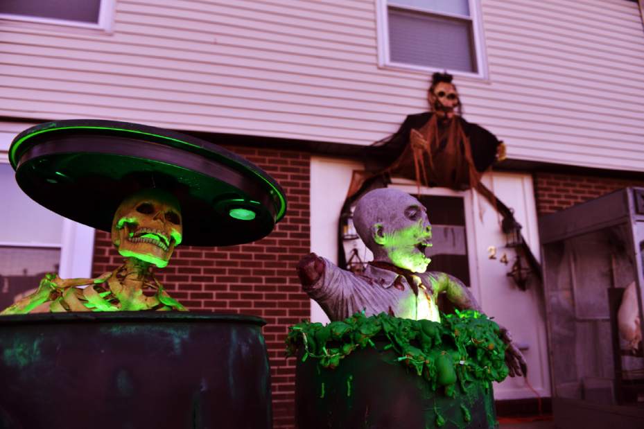 ptrlivhallowhouses07103114