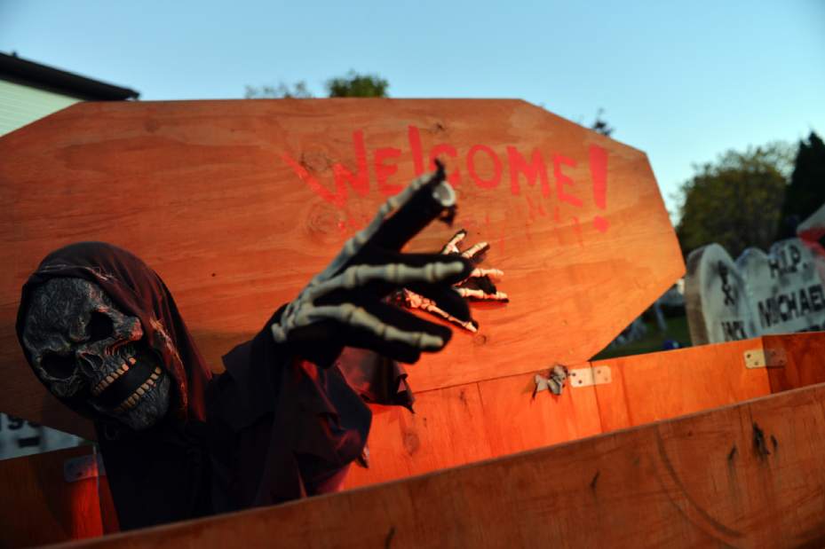 ptrlivhallowhouses09103114