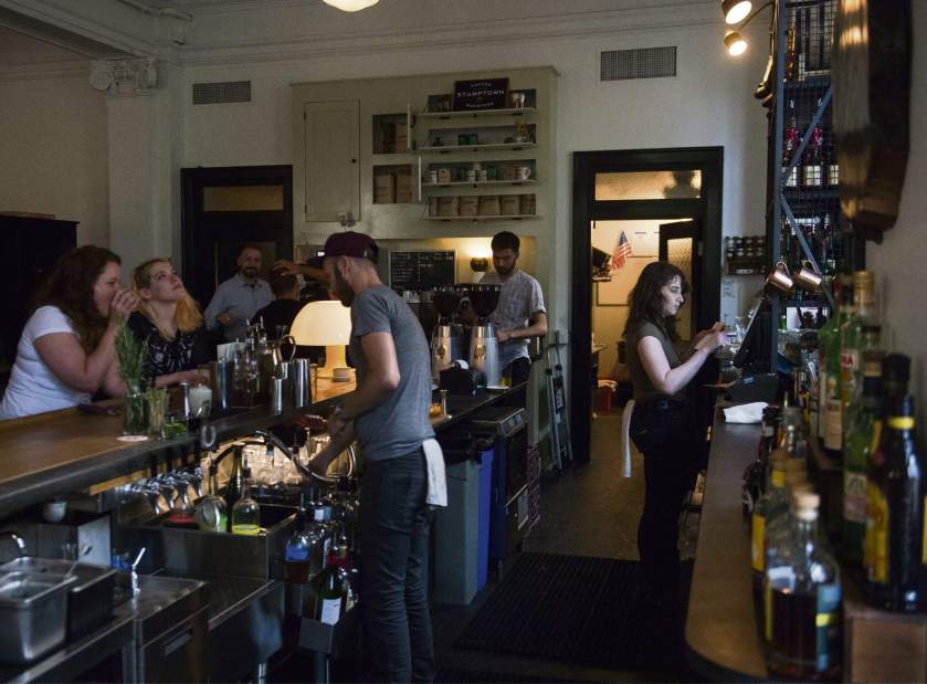 ptrlivhotelbars03071316