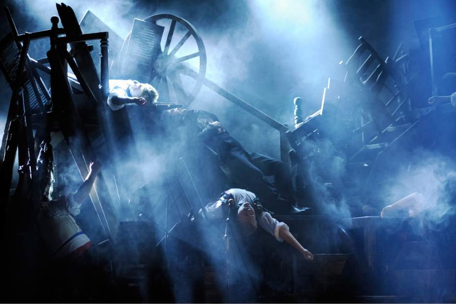 ptrlivlesMisBarricade122512