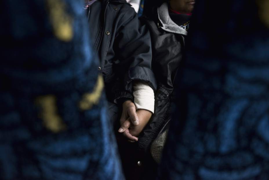 ptrprisonbus05111316