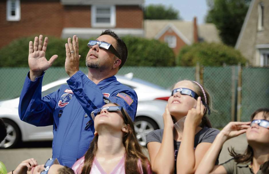 Slide 
													
													7