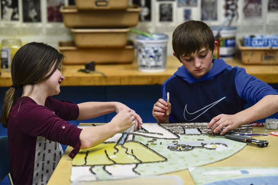 vndapollomural005111417