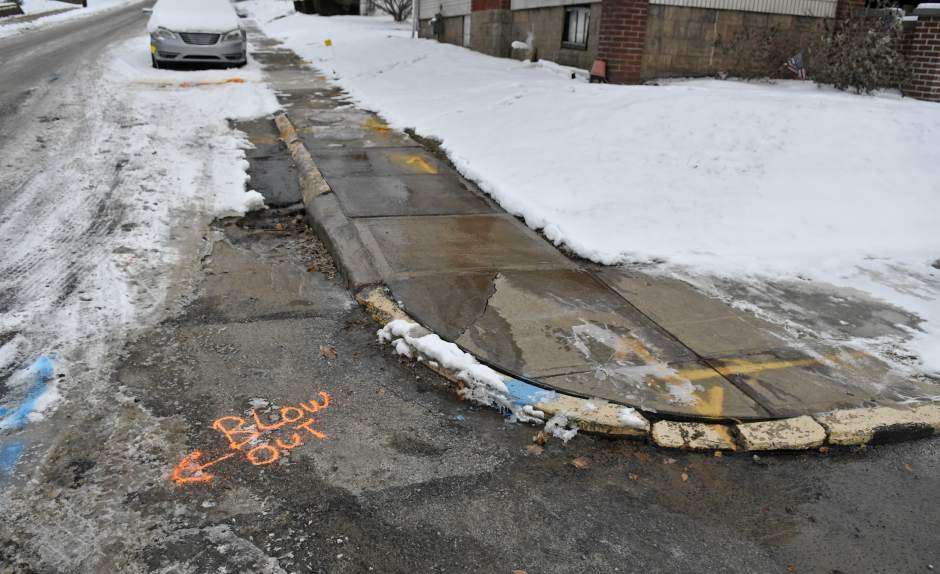 vndleechbreak0102183