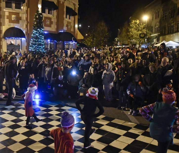 vndlovandyparade1125175