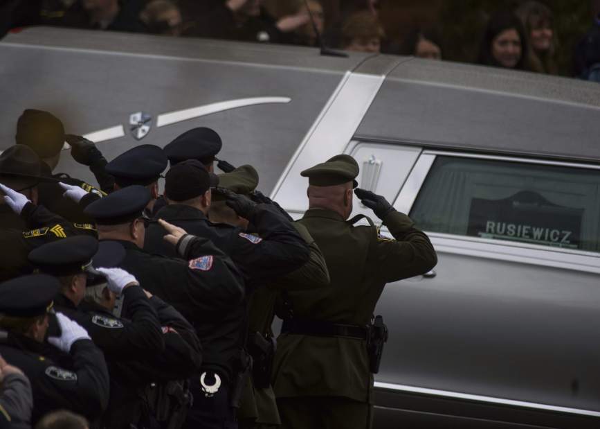 vndnofbShawFuneral103112317