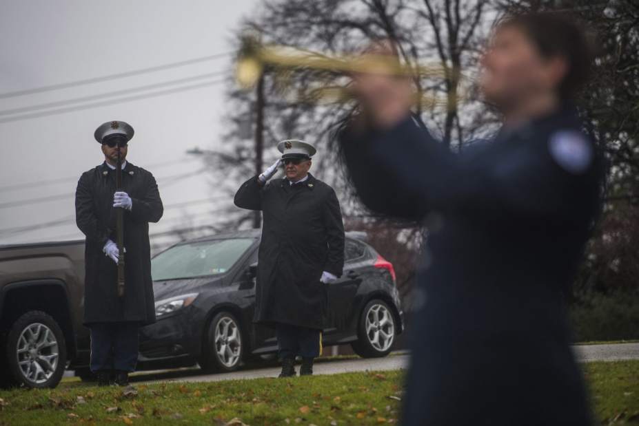 542170GTRLOwreaths2121618 542170GTRLOwreaths2121618