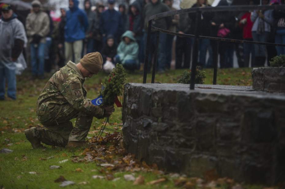 542170GTRLOwreaths5121618 542170GTRLOwreaths5121618