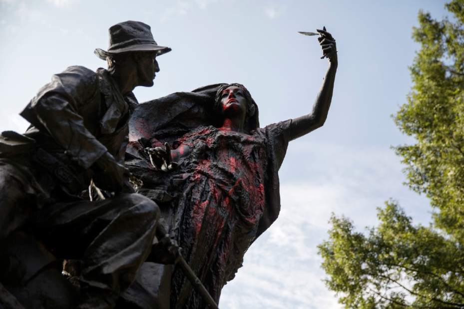 ConfederateMonumentProtest52763jpg44b20jpg