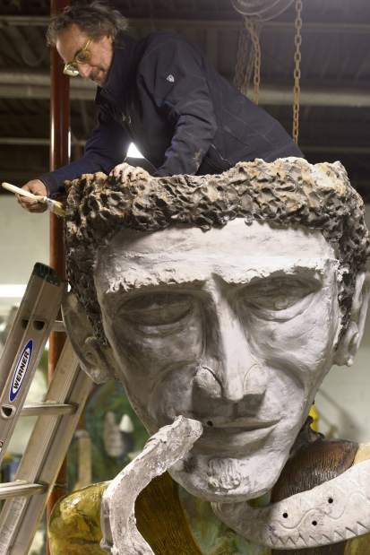 PTRLIVSCULPTURES04011316jpg