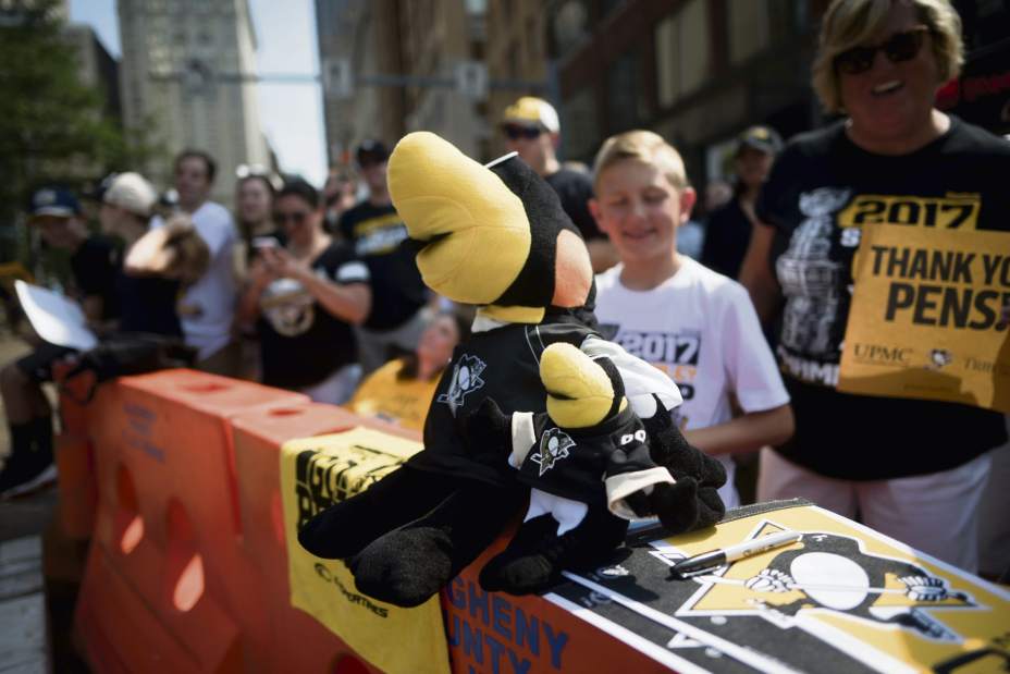 gtrpensparade106061517jpg