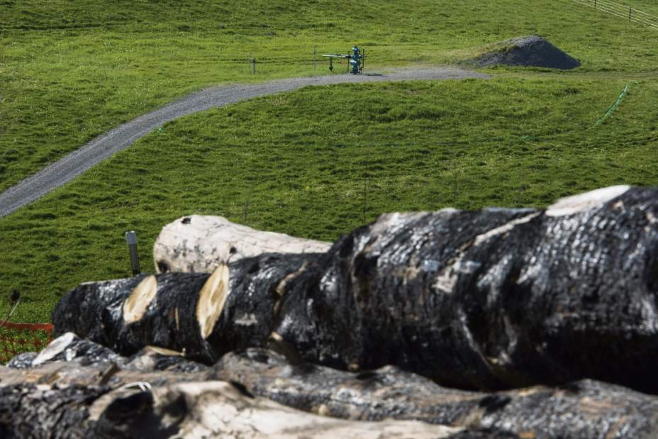 gtrsalemblast02022817jpg