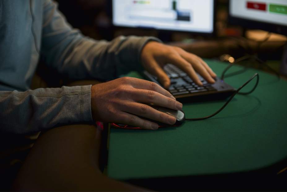 ptrAIPoker01011217jpg