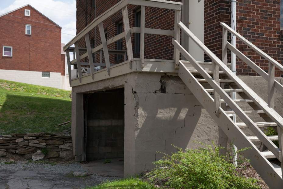 Slide 
													
													4