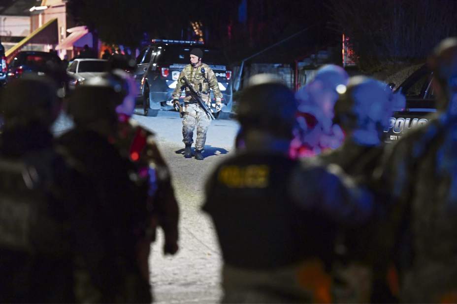 vndnkofficershot51117181jpg